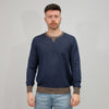 La Fileria Wool Silk Crewneck Navy Brown — vooraanzicht op model