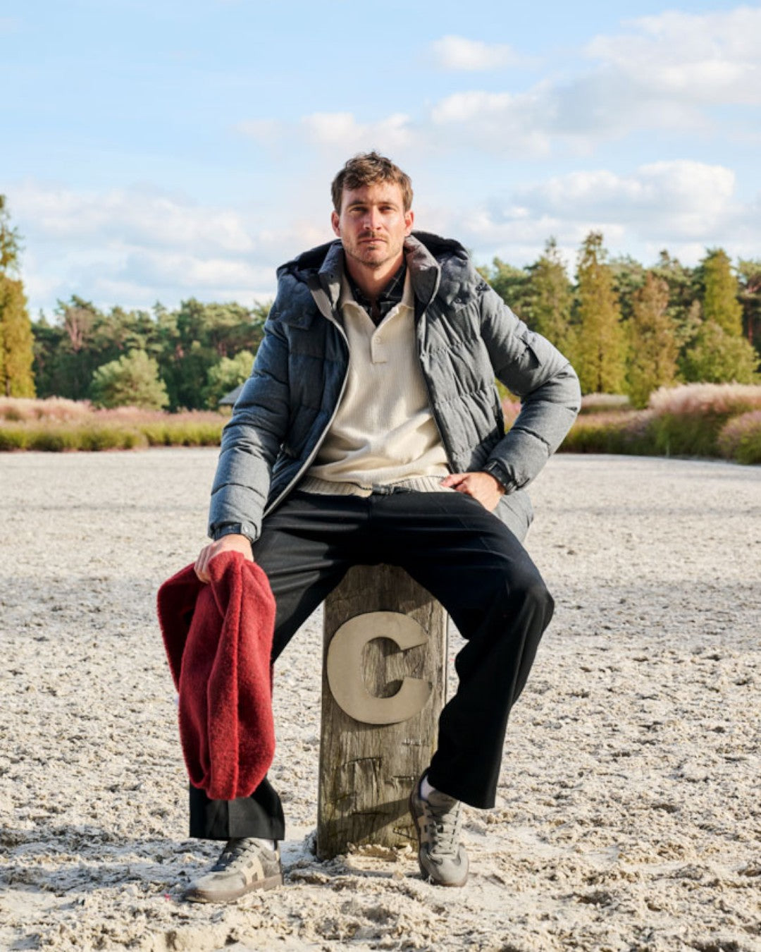 Bordeaux geruit hemd van The GoodPeople met zwarte NN.07 broek op Begijnhoeve