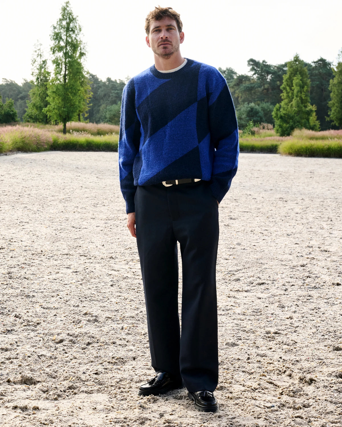 Blauwe  Castart Evin knitwear met wijde broek in de rijomgeving van Begijnhoeve