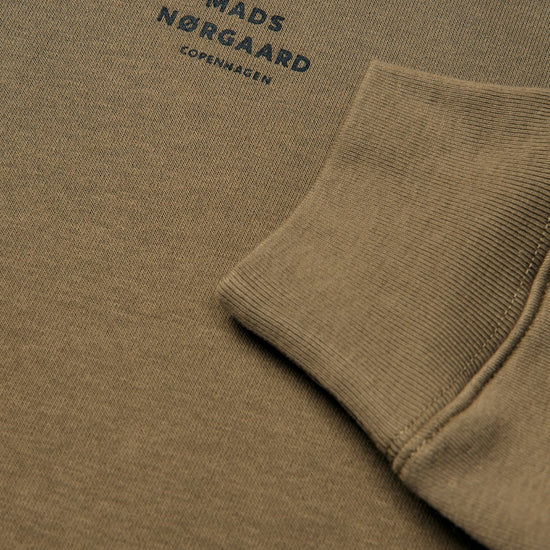 Mads Nørgaard Standard Crew Logo Sweat Brown – achteraanzicht