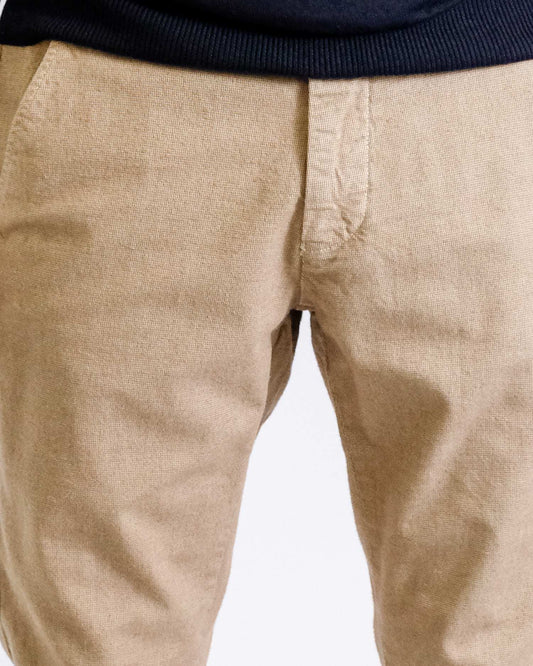 Mason's Camel Beige Torino Regular Fit Trousers, gedragen detail voorkant
