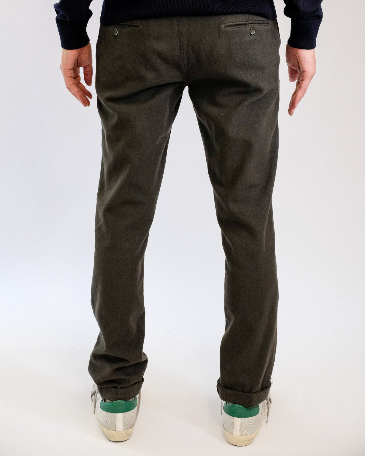 Mason's Dark Brown Torino Thin Check Regular Fit Trousers, gedragen achteraanzicht