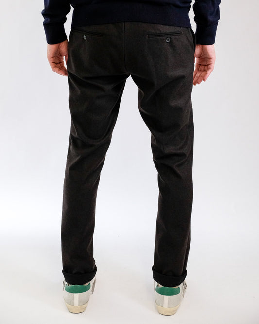 Mason's Dark Brown Torino Washable Flannel Regular Fit Trousers, gedragen achteraanzicht