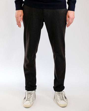 Mason's Dark Brown Torino Washable Flannel Regular Fit Trousers, gedragen vooraanzicht