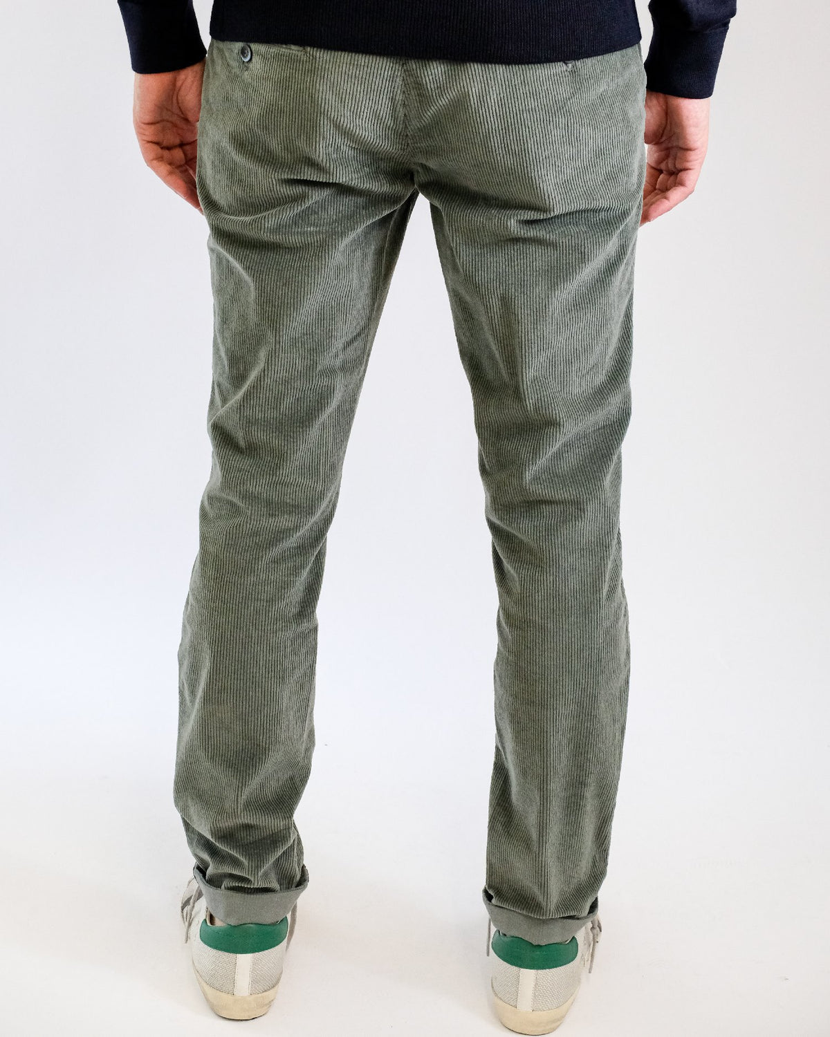 Mason's Dark Grey Torino Heavy Rib Regular Fit Trousers, gedragen achteraanzicht