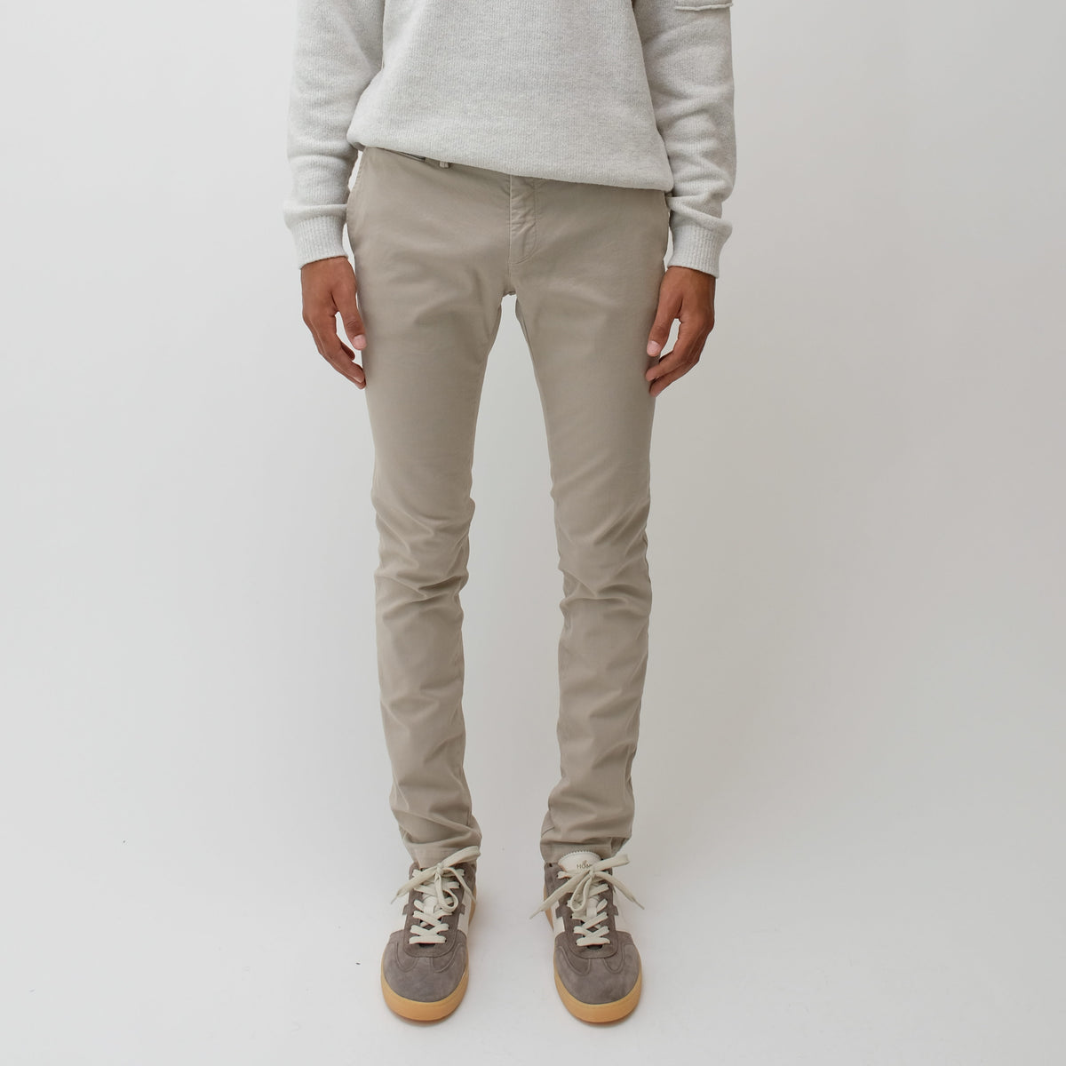 Mason's Forte Dei Marmi Slim Fit broek Greige Stripes, gedragen vooraanzicht