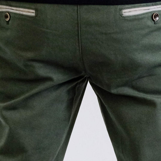 Mason's Green Grey Torino Regular Fit Trousers, gedragen detail achterzakken