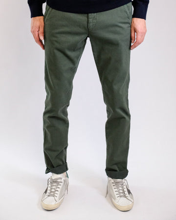 Mason's Green Grey Torino Regular Fit Trousers, gedragen vooraanzicht