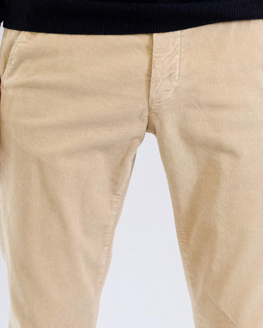 Mason's Greige Torino Oxford Washed Corduroy Regular Fit Trousers, gedragen detail voorkant