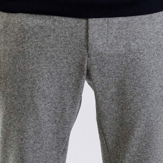 Mason's Grey Torino Washable Flannel Regular Fit Trousers, gedragen detail flanel