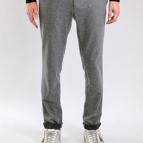 Mason's Grey Torino Washable Flannel Regular Fit Trousers, gedragen vooraanzicht