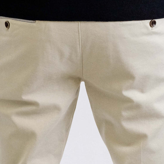 Mason's Grijs Beige Torino Regular Fit Trousers, gedragen detail voorkant