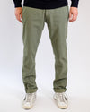 Mason's Kakhi Torino Herringbone Regular Fit Trousers, gedragen vooraanzicht
