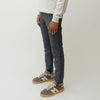 Mason's Torino Herringbone Wool Look broek Navy, gedragen driekwart zijaanzicht