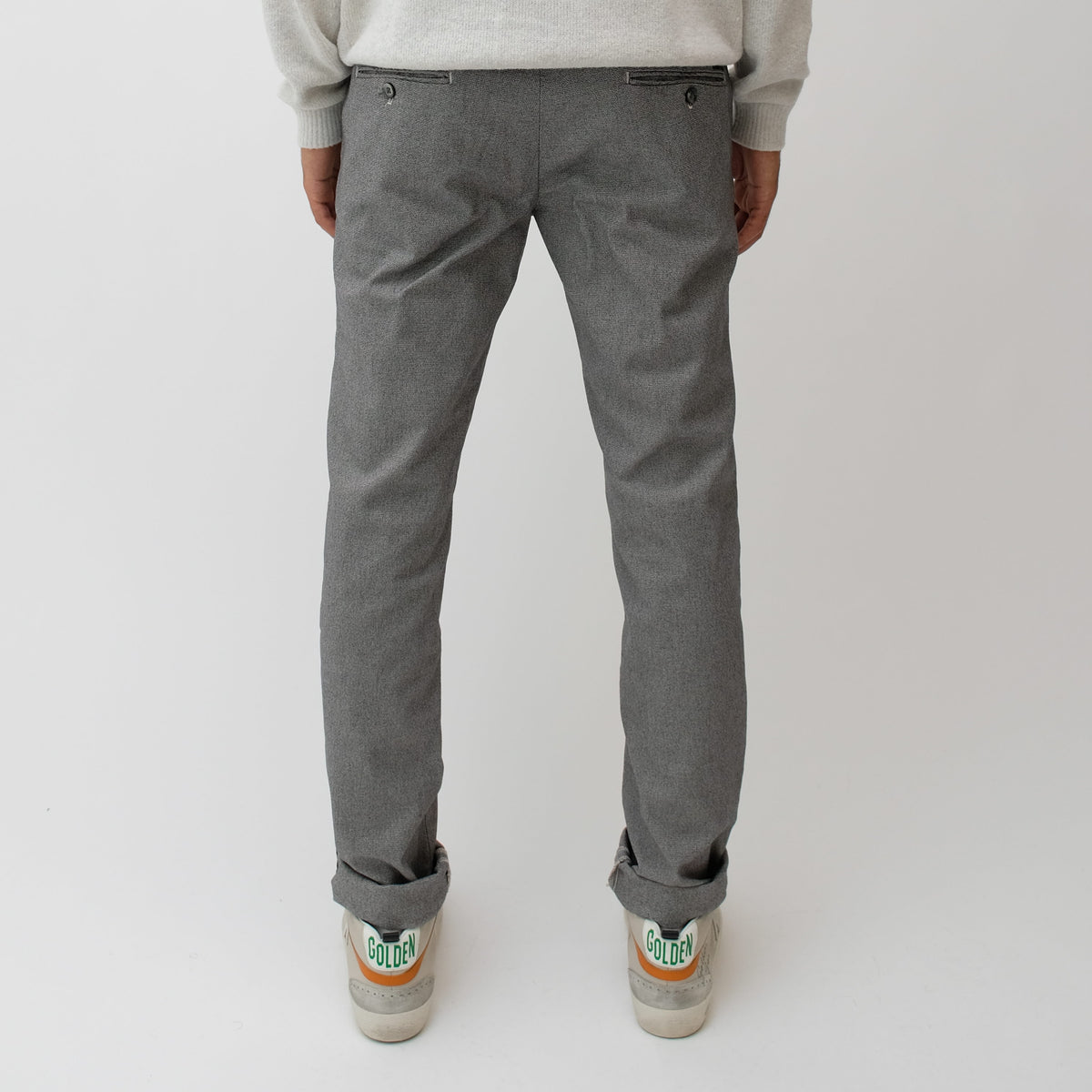 Mason's Torino New Pinpoint broek Light Grey, gedragen achteraanzicht