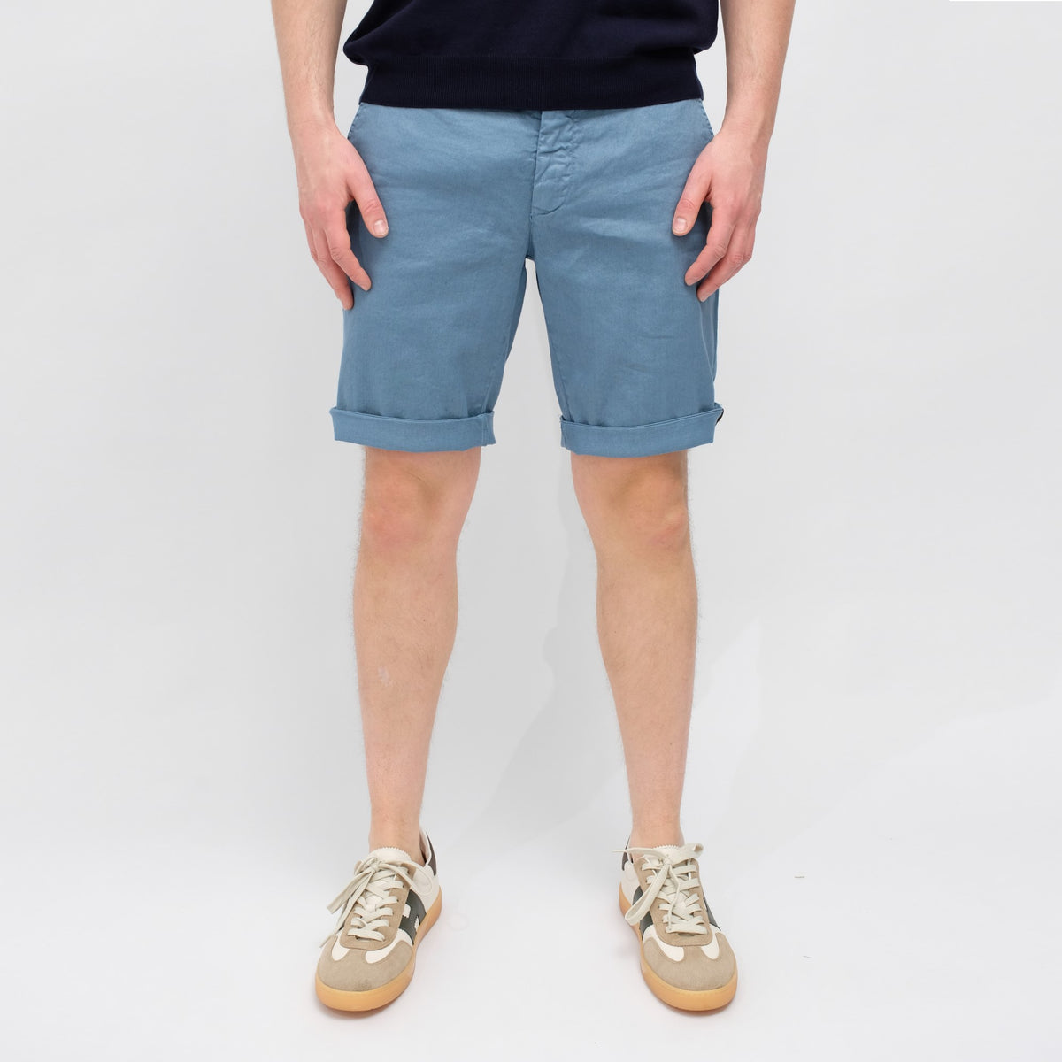 Mason's Torino Oxford Linen Regular Fit Shorts Blue, gedragen vooraanzicht