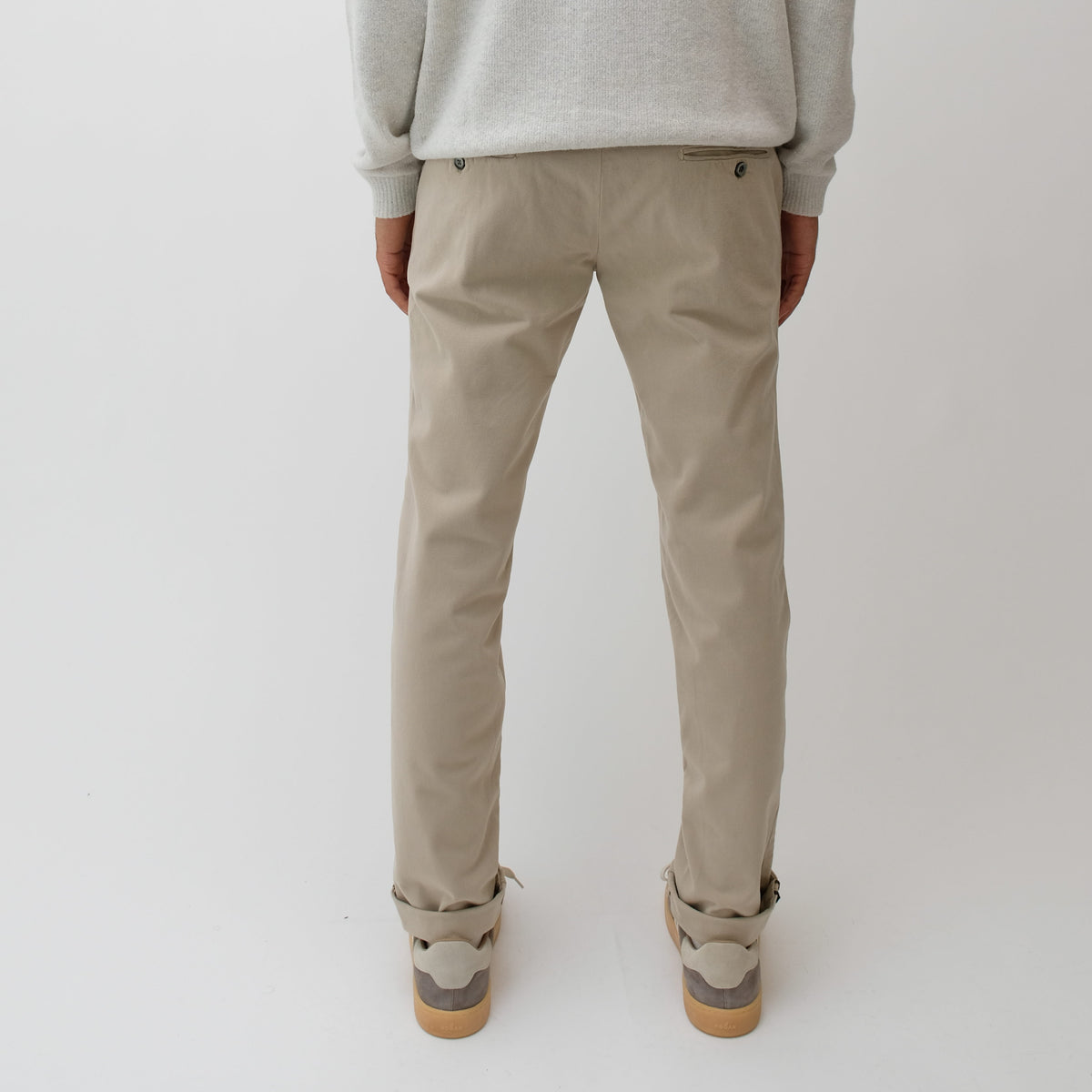 Mason's Torino Twill Structured broek Beige, gedragen achteraanzicht