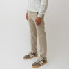 Mason's Torino Twill Structured broek Beige, gedragen driekwart zijaanzicht