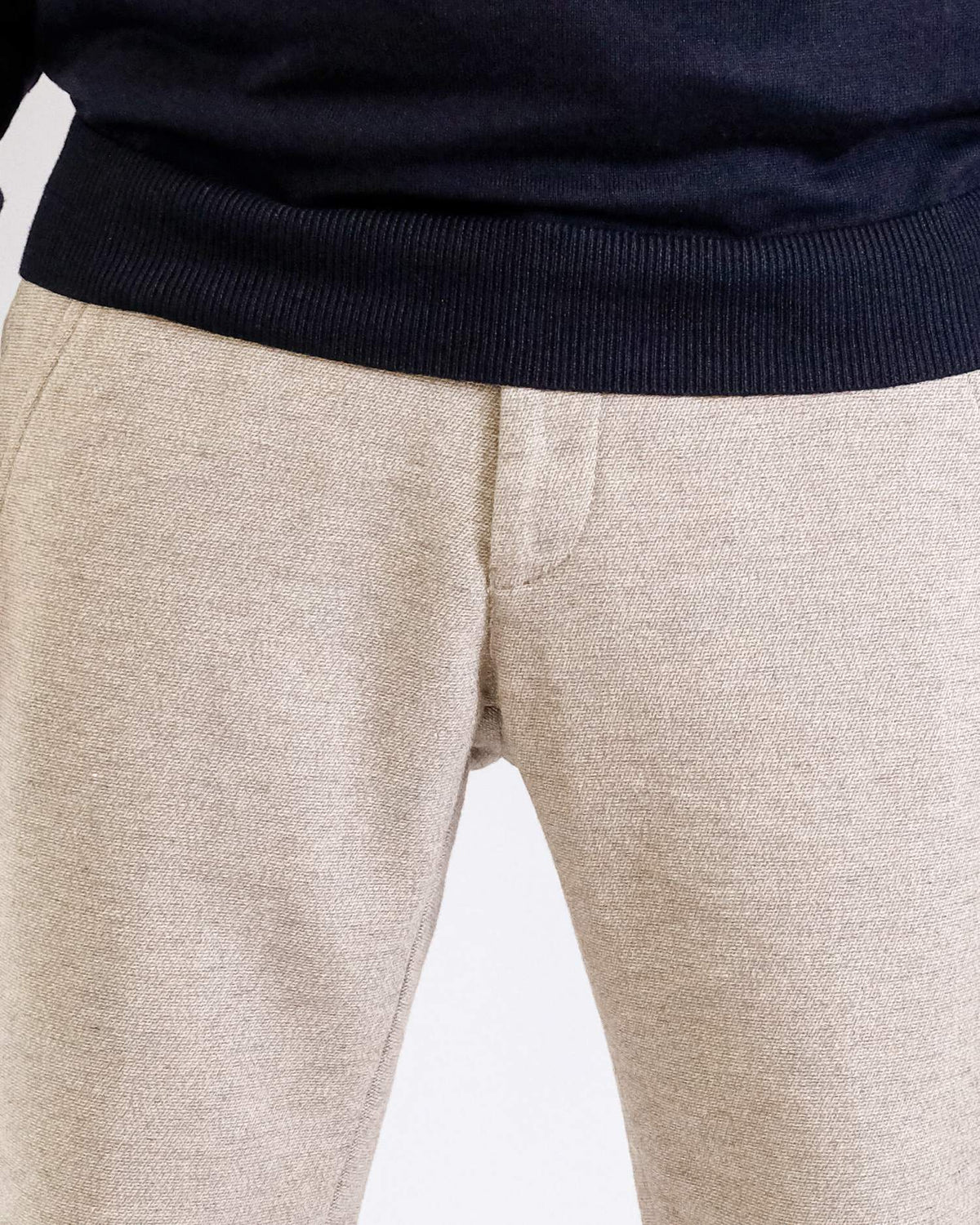 Mason's Torino Wool Blend Herringbone Trousers Ecru Beige, gedragen detail visgraat