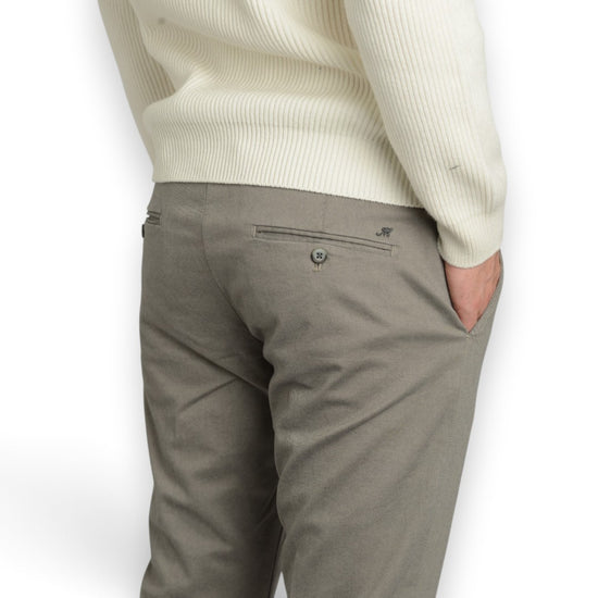 Mason's Torino Warm Taupe - detail van de diagonale double-face katoenstructuur