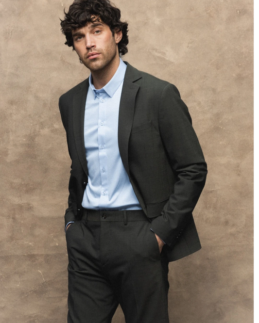 Mos Mosh Gallery James Dynamic Luxe blazer Dark Green – gedragen met handen in de zakken