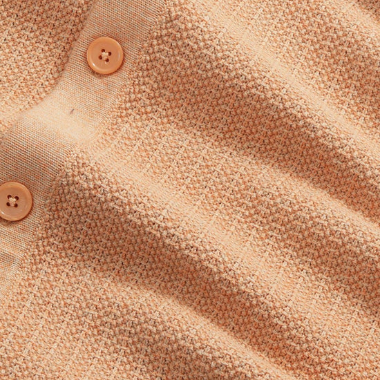 NN.07 Ares gebreid hemd in Corashell, detail breisel en knopen