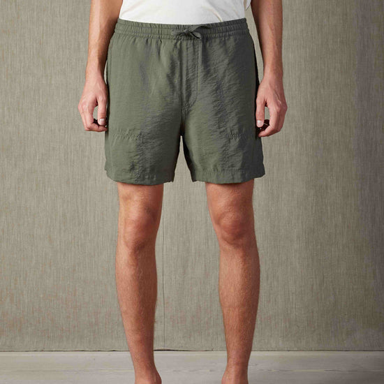 NN.07 Billie Linen Shorts Croc Green – productbeeld 3