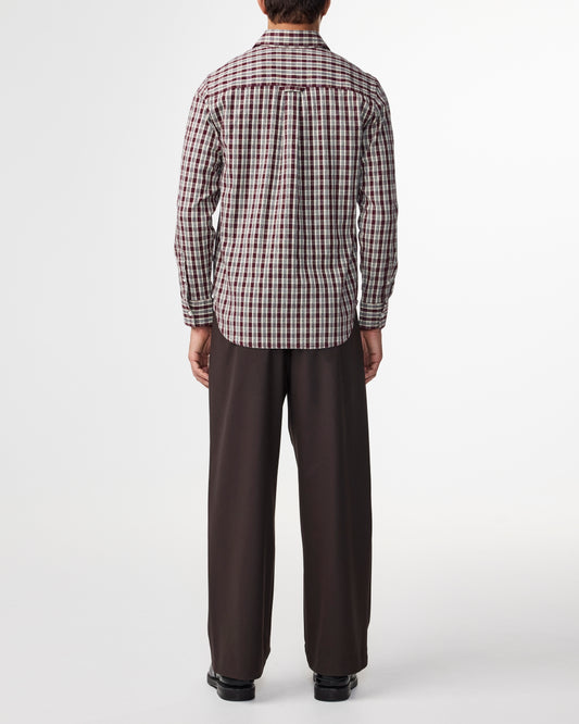 NN.07 Colby 50007 katoenen hemd in Wine Check, gedragen achteraanzicht