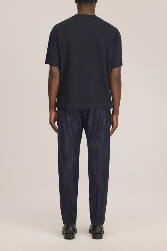 NN.07 David zwart relaxed fit T-shirt op model, achteraanzicht