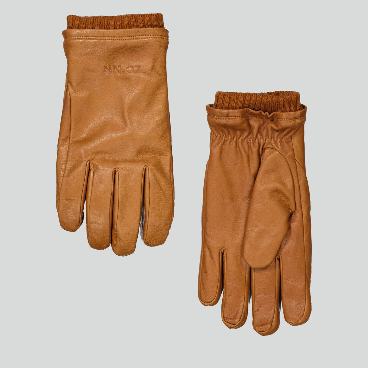 NN.07 Glove cognackleurige handschoenen, paar binnen en buitenzijde