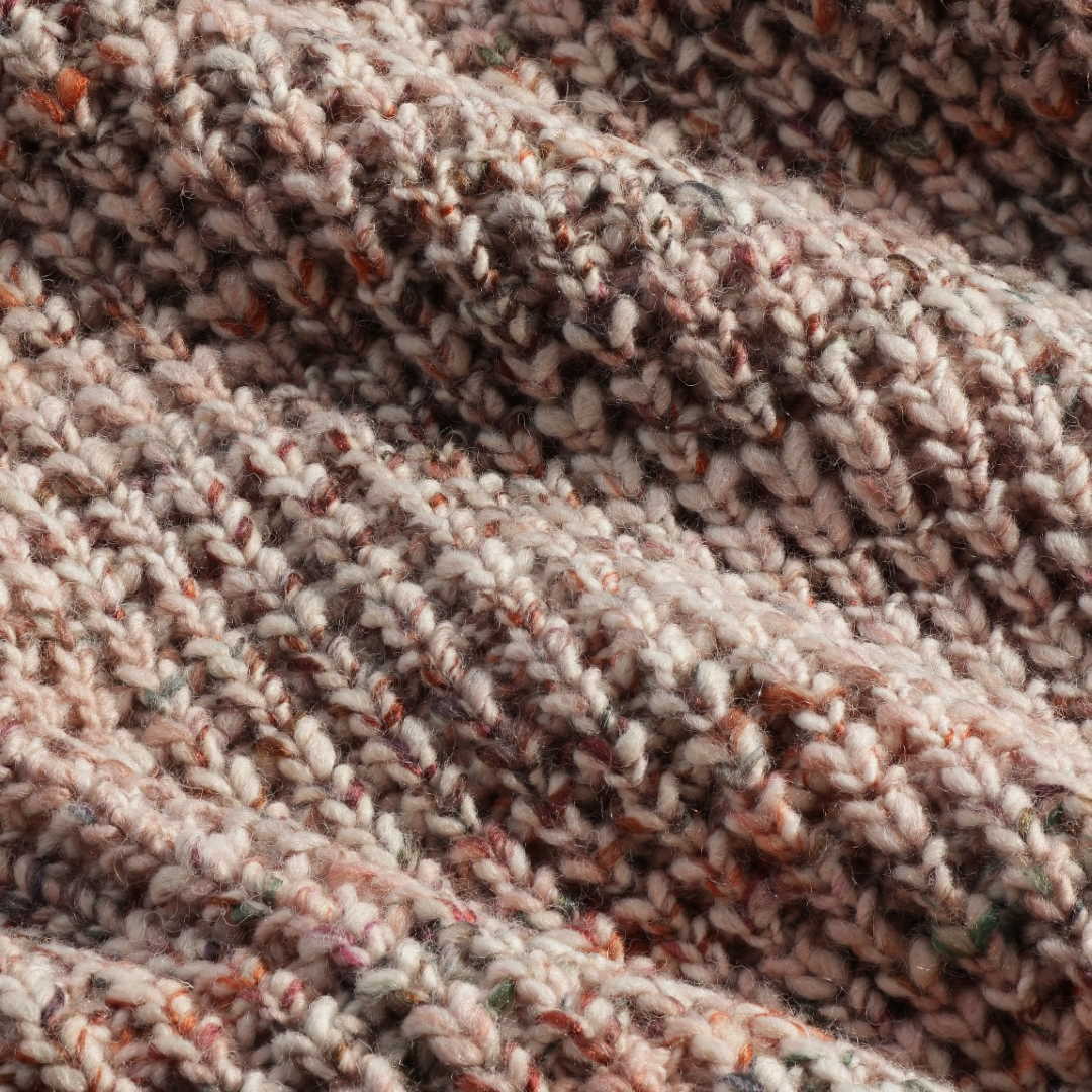 NN.07 Rowen trui met meerkleurig breisel, detail breisel
