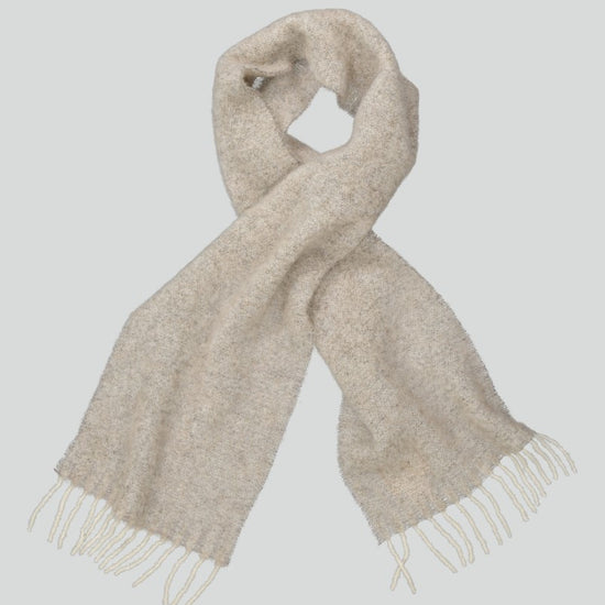 NN.07 Scarf Two sjaal in Ecru Multi, geknoopt overzicht