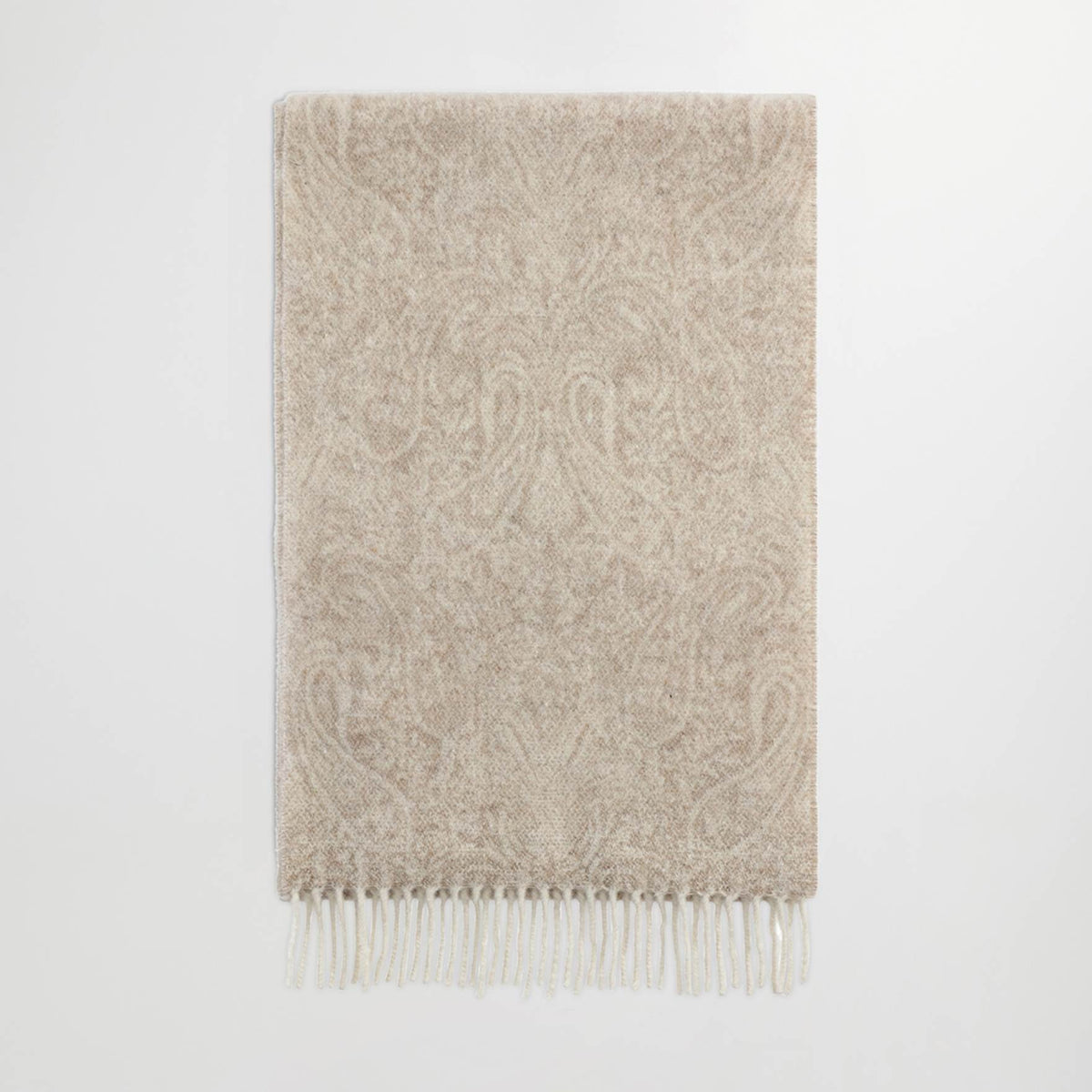 NN.07 Scarf Two ecru sjaal met dessin, gevouwen productfoto