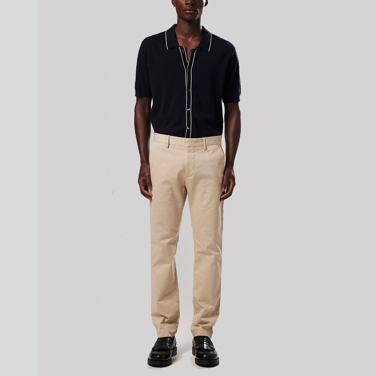 NN.07 Theo 1420 Tailored Slim Fit Chino Kit – achteraanzicht