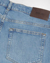 NN.07 Tony lichtblauwe jeans, detail achterzak en label