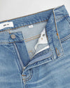 NN.07 Tony lichtblauwe jeans, detail taille en ritssluiting