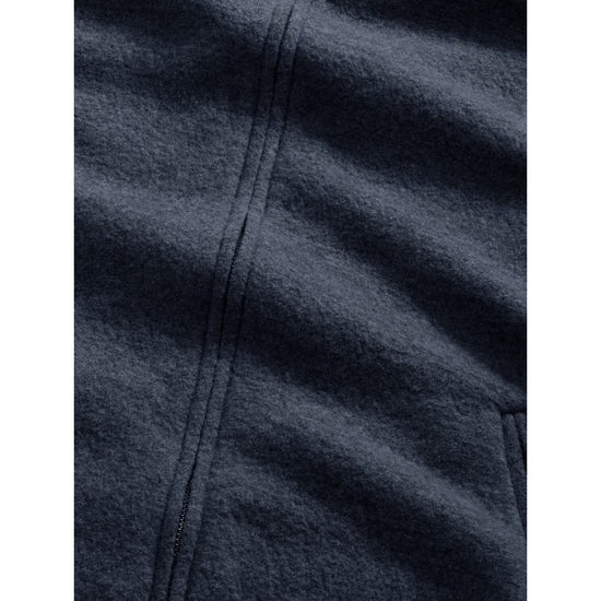 Detail van de donkerblauwe boiled merinowol en ritssluiting van de NN.07 Boiled 6398 overshirt in Navy Blue.