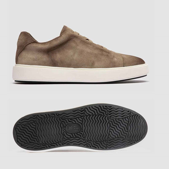 Handgemaakte Officine Creative suede schoenen met Italiaans vakmanschap bij Checkpoint Mol