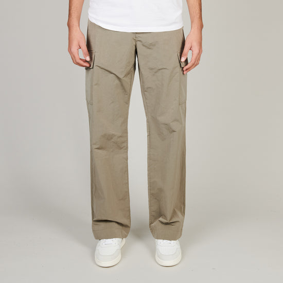 OLAF HUSSEIN Grey Nylon Cargo Trousers – vooraanzicht