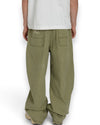 PAL Sporting Goods Gallop Barrel Leg broek in Green, gedragen achteraanzicht met opgestikte achterzakken en wijde pijpen.