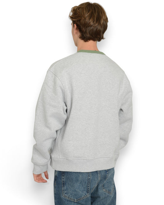 PAL Sporting Goods Pre Game Crewneck in Light Grey Marl, gedragen achteraanzicht met groene halsboord.
