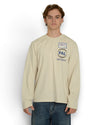 PAL Sporting Goods Pre Game Longsleeve in Marshmallow, gedragen vooraanzicht met ronde hals en borstlogo.