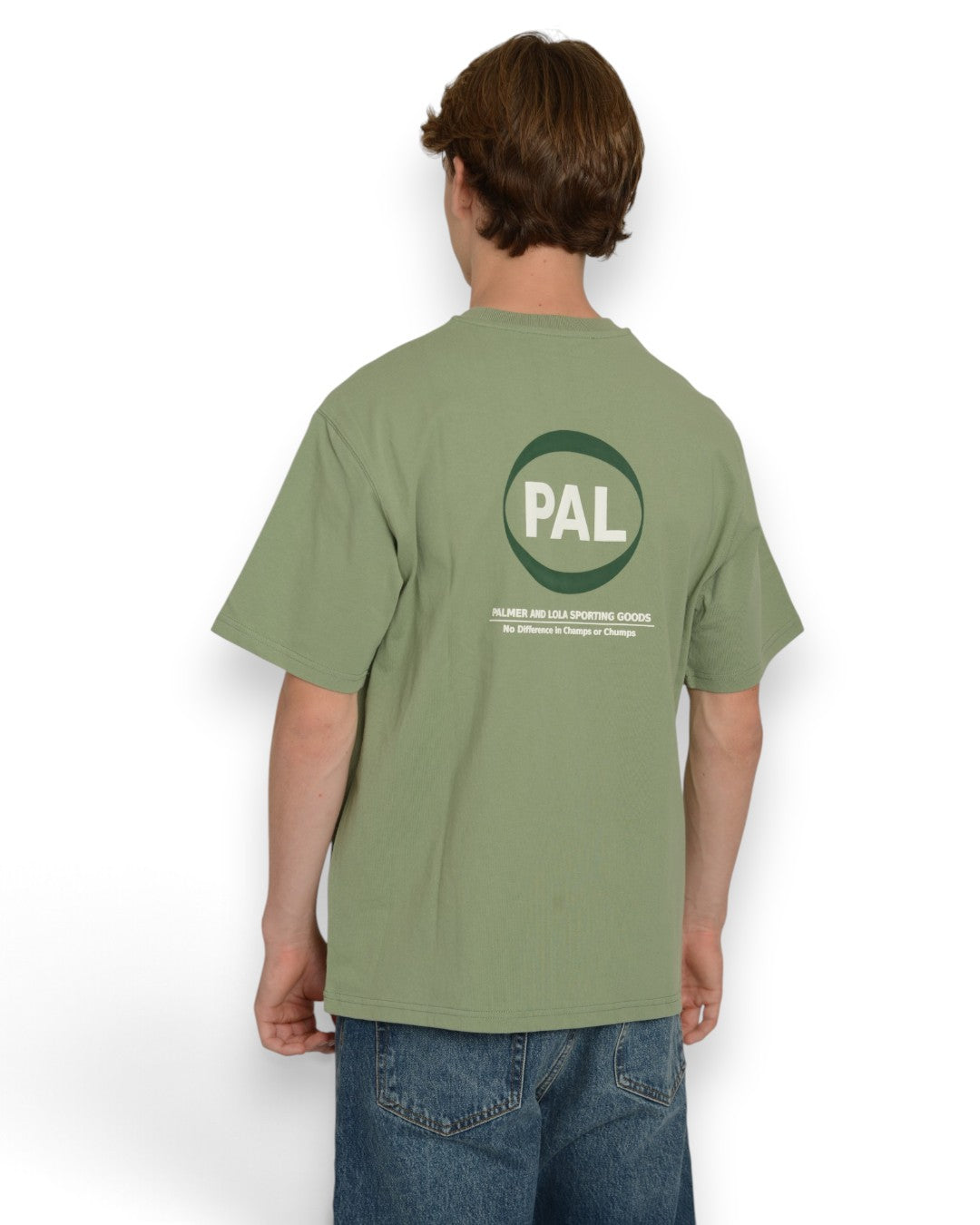 PAL Sporting Goods Pre Game T-shirt in Green, gedragen achteraanzicht met grote ronde PAL-print op de rug.