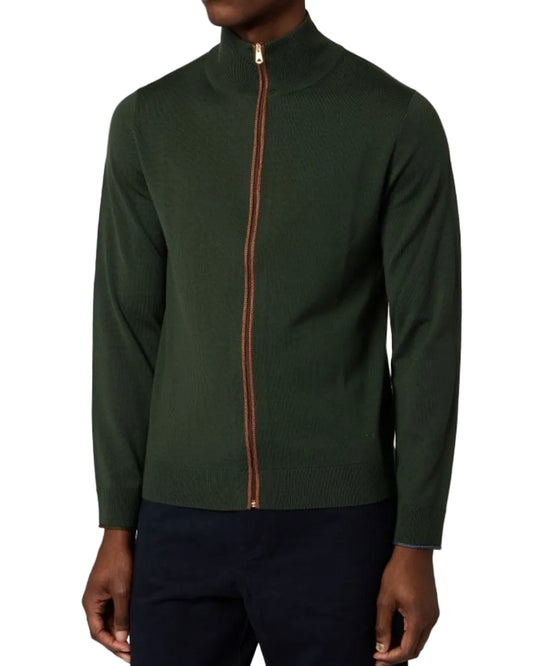 Paul Smith donkergroene merino cardigan met bruine ritsafwerking, vooraanzicht op model