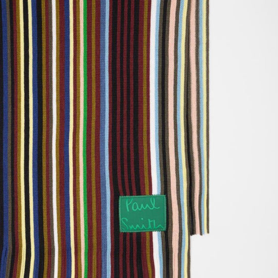 Paul Smith Iver Stripe Sjaal Blue — detail van franjes en merklabel