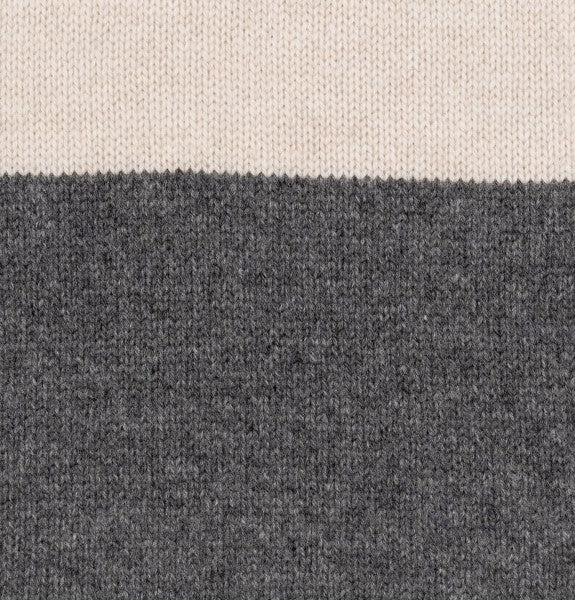 Breiseldetail van Paul Smith Signature Intarsia sjaal in grijs en ecru