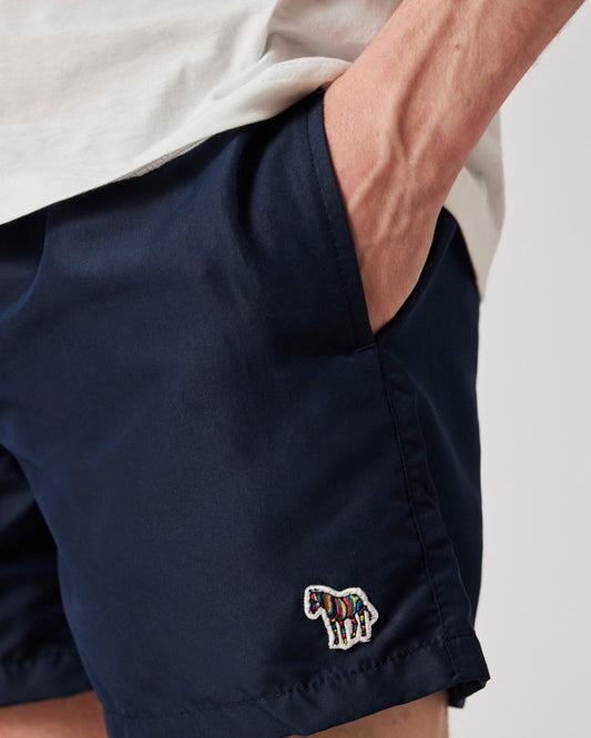 Gedragen detail van Paul Smith Blue Zebra Shorts met zebralogo