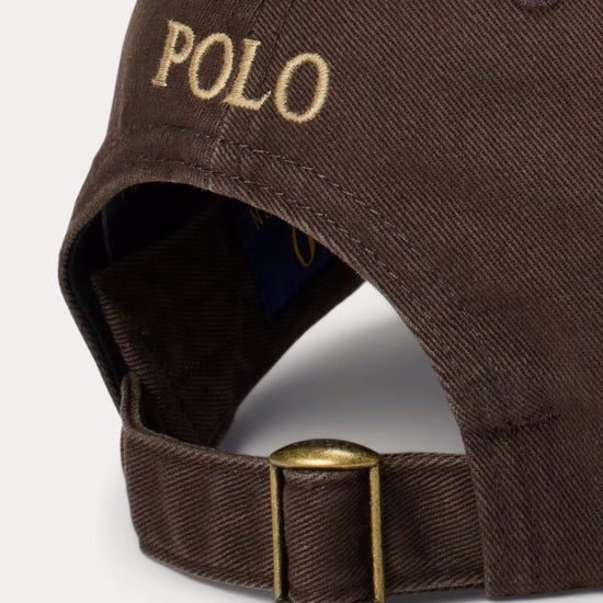 Ralph Lauren bruine pet met licht logo, detail sluiting en borduursel