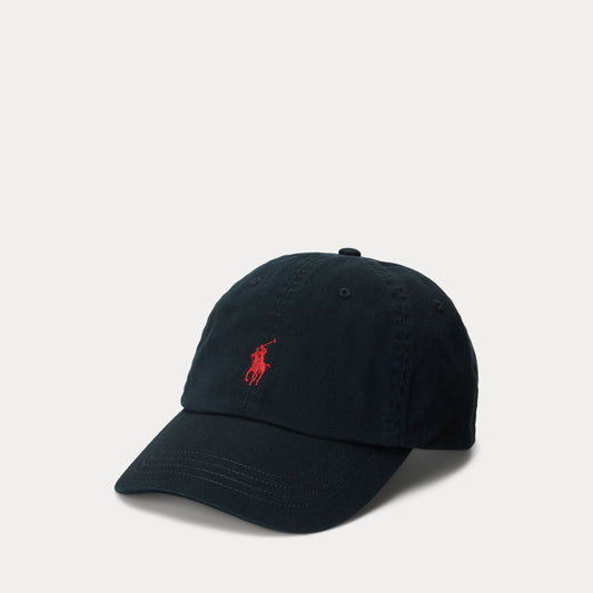 Ralph Lauren zwarte pet met rood Pony-logo, vooraanzicht