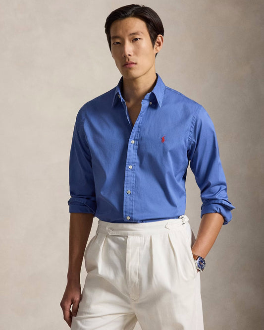Ralph Lauren blauw hemd met rood borstlogo, gedragen vooraanzicht